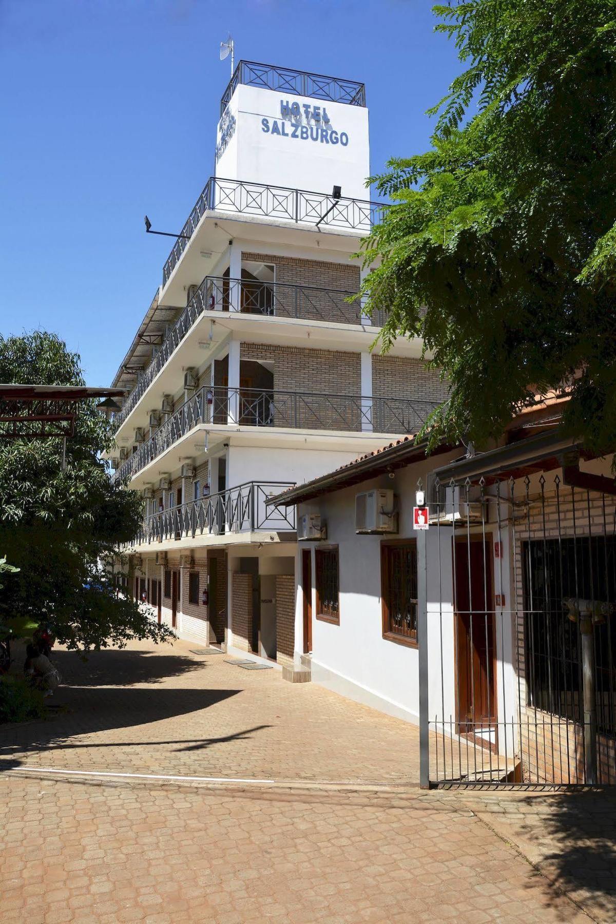 Hotel Salzburgo Ciudad del Este Ngoại thất bức ảnh